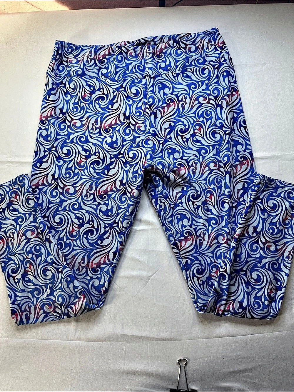 LuLaRoe Leggings in Blue, White, & Red Like New